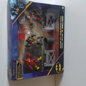 Gotham city train station havoc, Batman,Flash, Gorilla Grod ages 3+